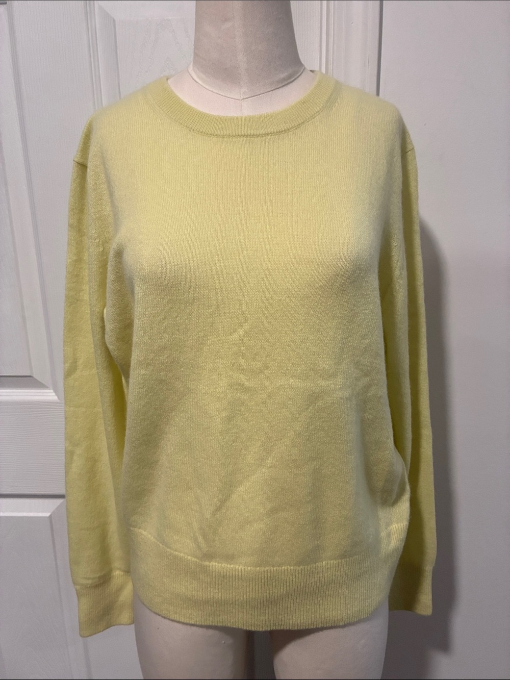 NWT White & Warren yellow cashmere crewneck L